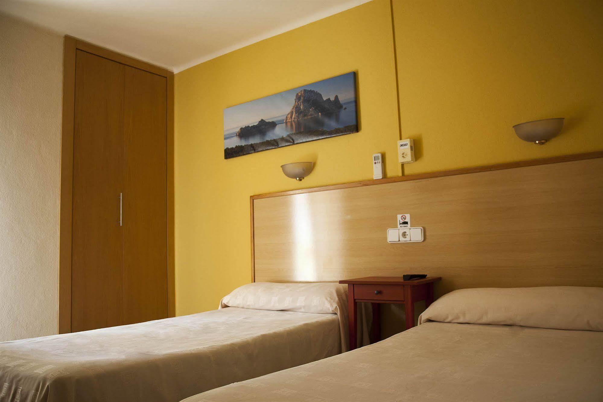 Hostal Residencia Europa Punico Ibiza Town Ngoại thất bức ảnh