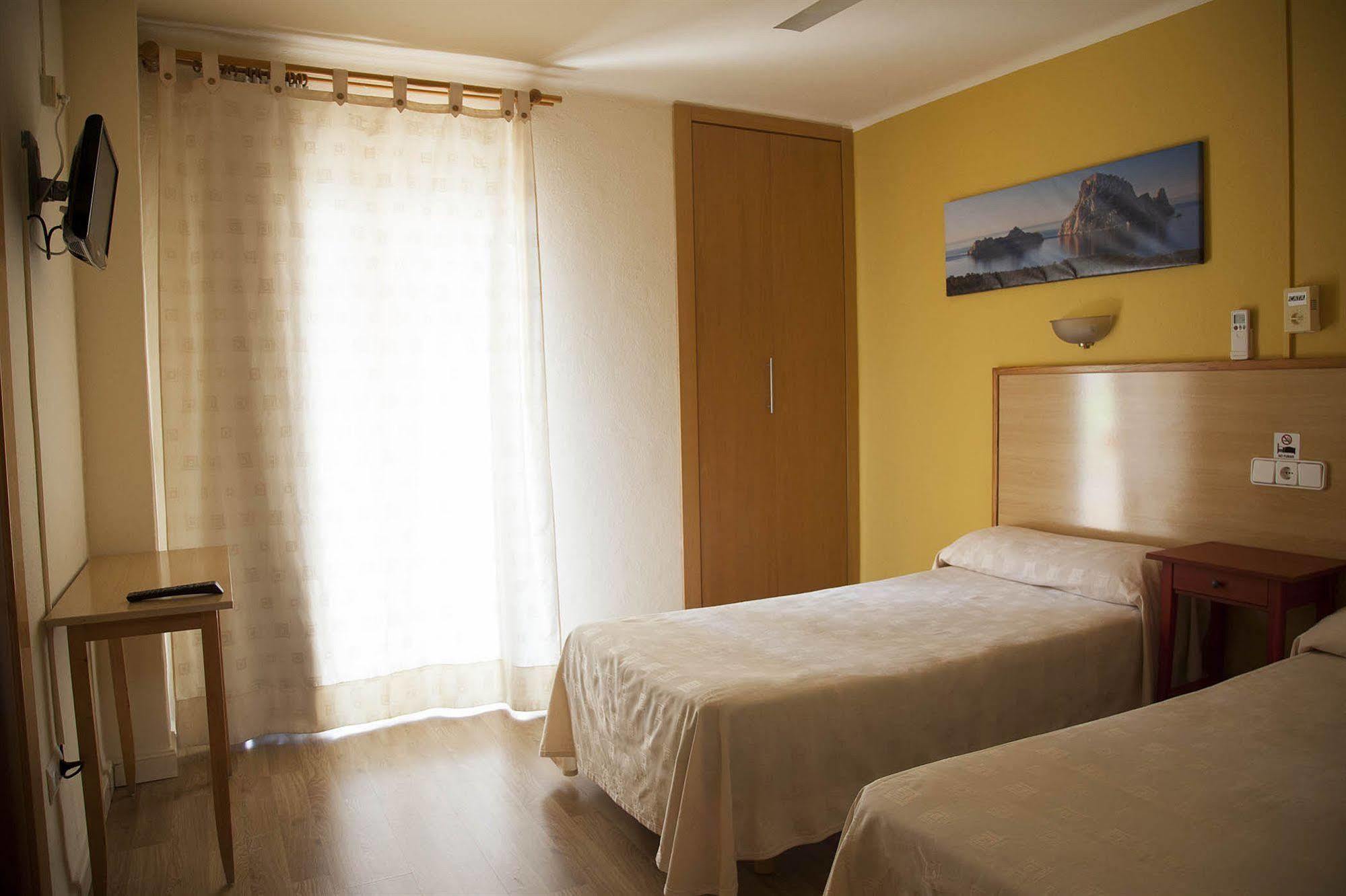 Hostal Residencia Europa Punico Ibiza Town Ngoại thất bức ảnh