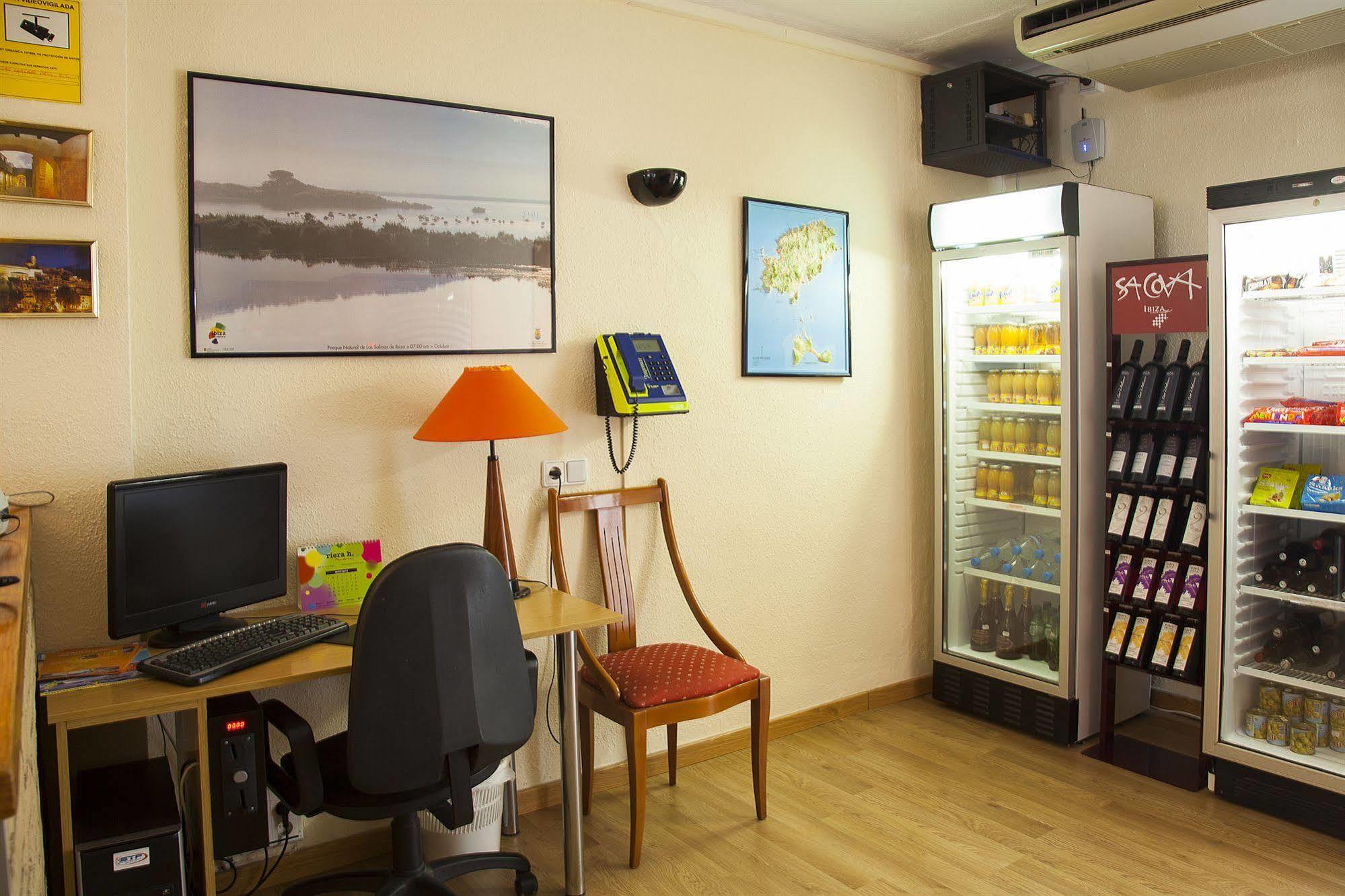 Hostal Residencia Europa Punico Ibiza Town Ngoại thất bức ảnh